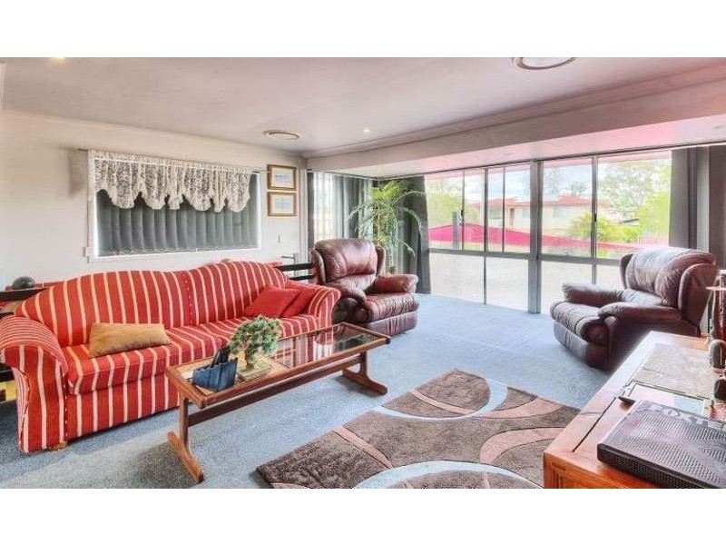 10 Kenny Street, Woodridge QLD 4114