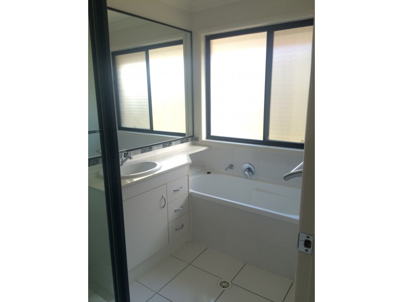 78 Paul Drive, Regents Park QLD 4118
