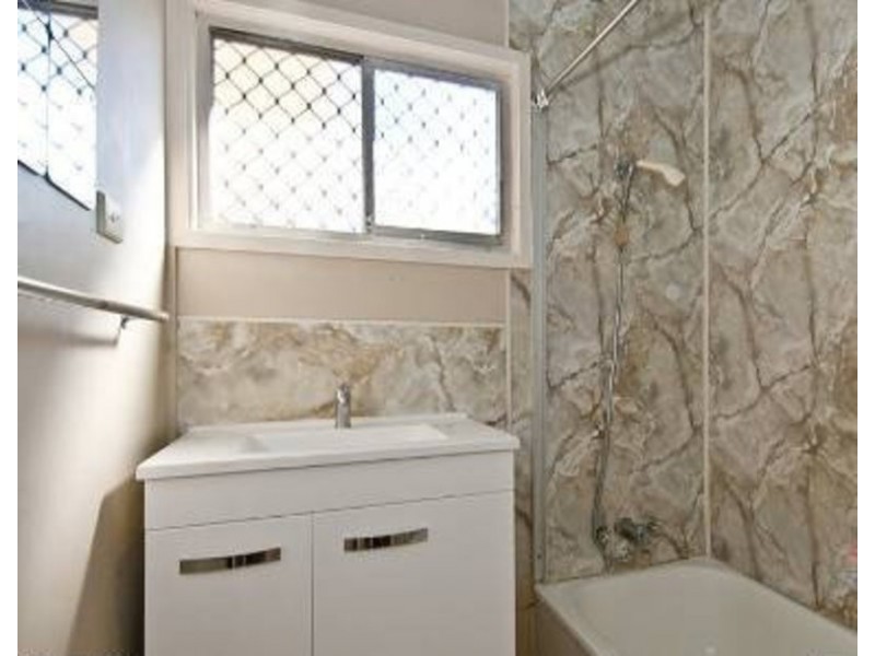 6 North Road, Woodridge QLD 4114