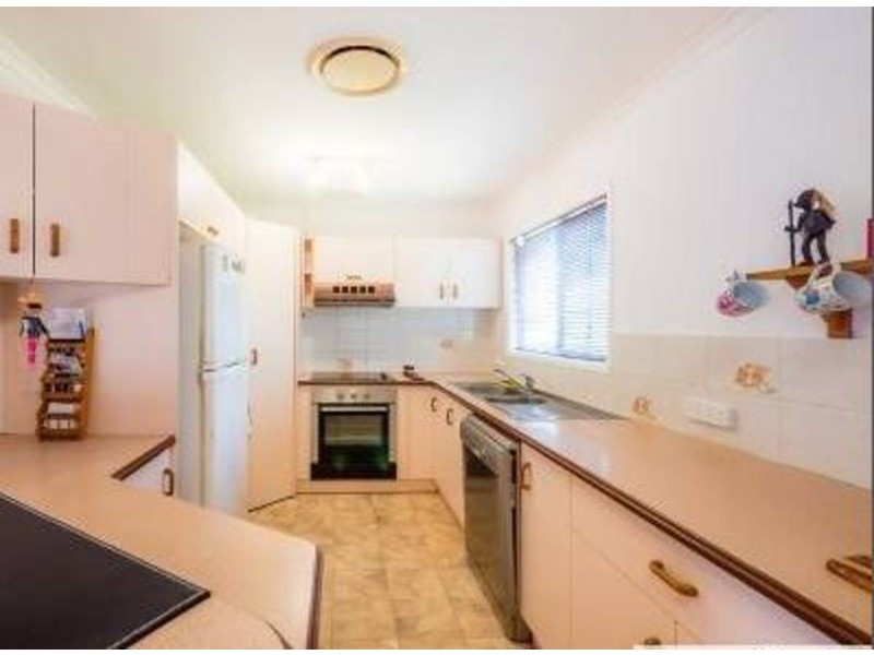 4 Woody Avenue, Kingston QLD 4114