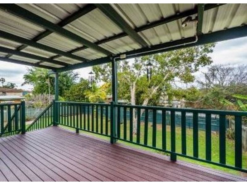 4 Woody Avenue, Kingston QLD 4114