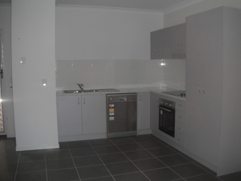 2/54 Stringybark Street, Regents Park QLD 4118