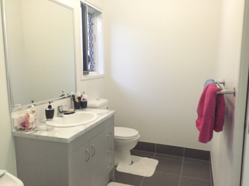 2/54 Stringybark Street, Regents Park QLD 4118