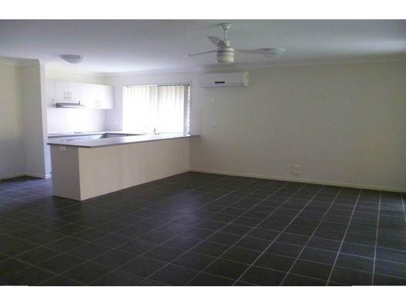 11 Chesan Court, Crestmead QLD 4132