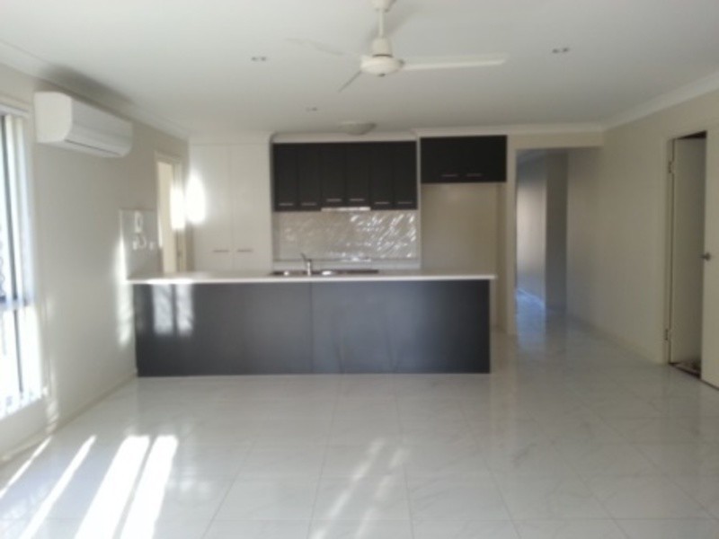 6 Deschamps Court, Loganlea QLD 4131