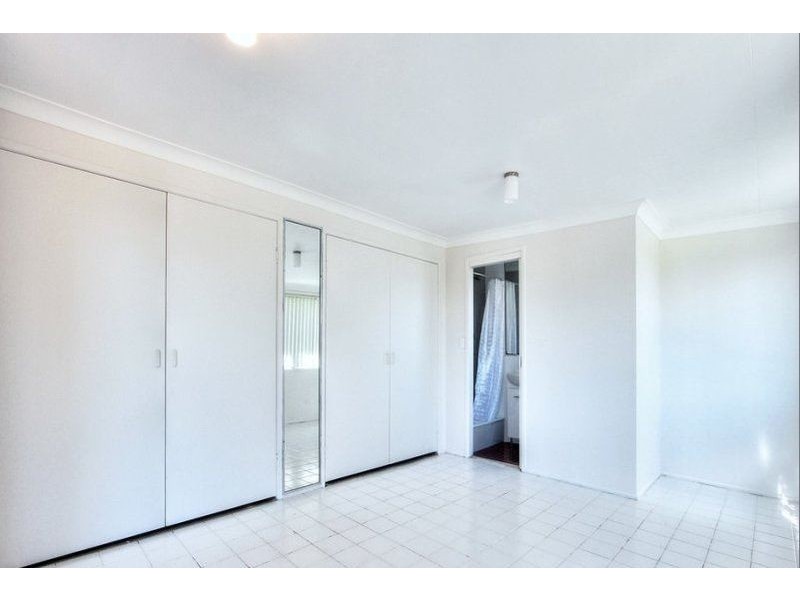 5 Blackthorn Crescent, Shailer Park QLD 4128