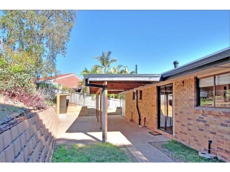 5 Blackthorn Crescent, Shailer Park QLD 4128