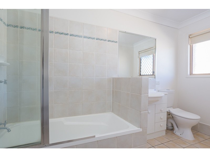 2/125 Chaucer Street, Moorooka QLD 4105