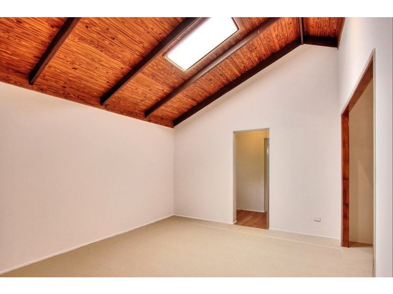 5 Blackthorn Crescent, Shailer Park QLD 4128