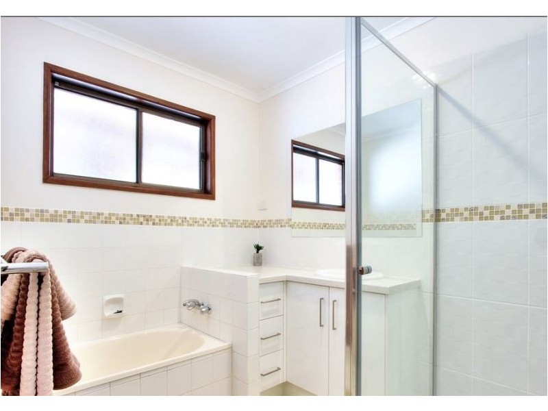 5 Blackthorn Crescent, Shailer Park QLD 4128
