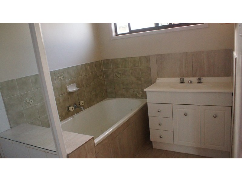 128 Begonia Street, Browns Plains QLD 4118