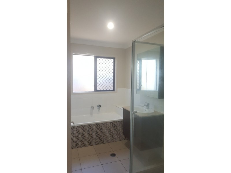 4 Mc Ilwaith Street, North Lakes QLD 4509