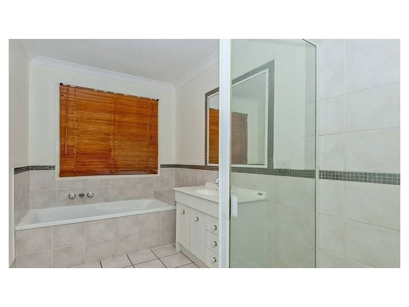 37 Cambridge Crescent, Fitzgibbon QLD 4018