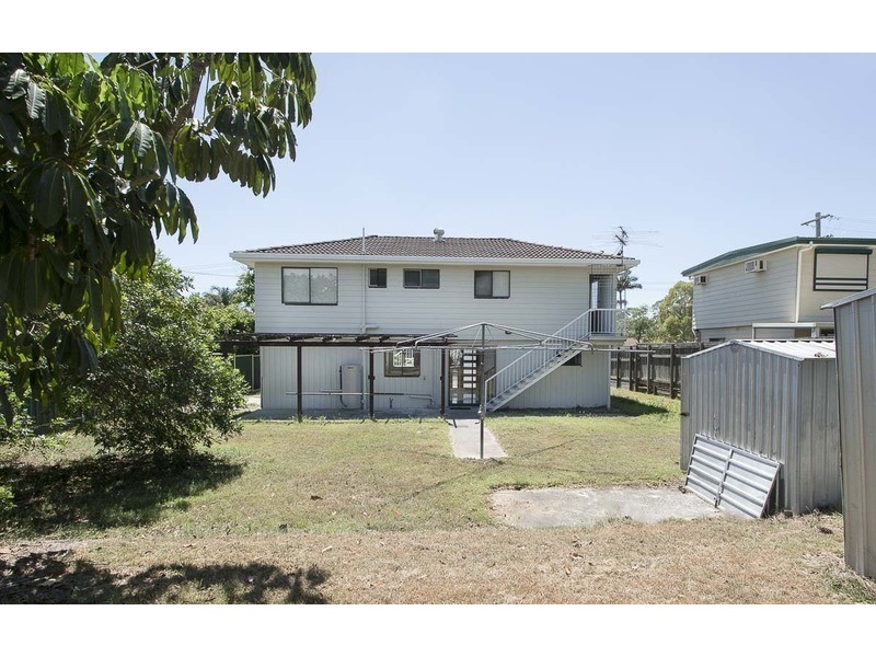 33d Limerick Drive, Crestmead QLD 4132