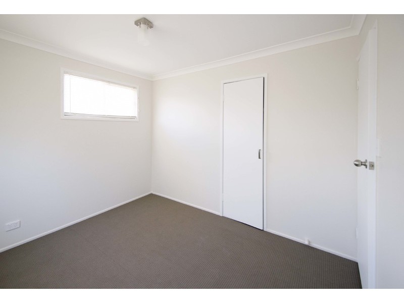 33d Limerick Drive, Crestmead QLD 4132