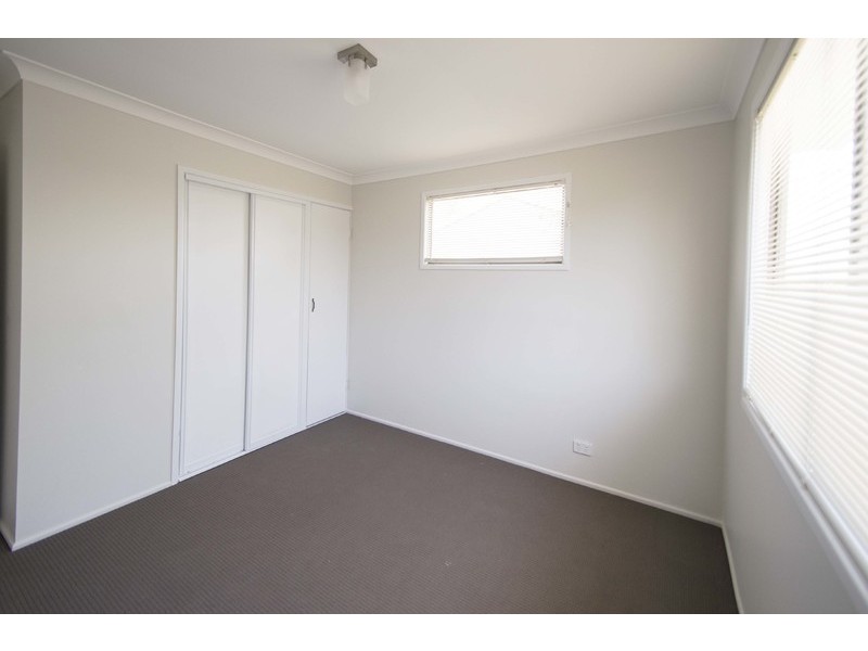 33d Limerick Drive, Crestmead QLD 4132