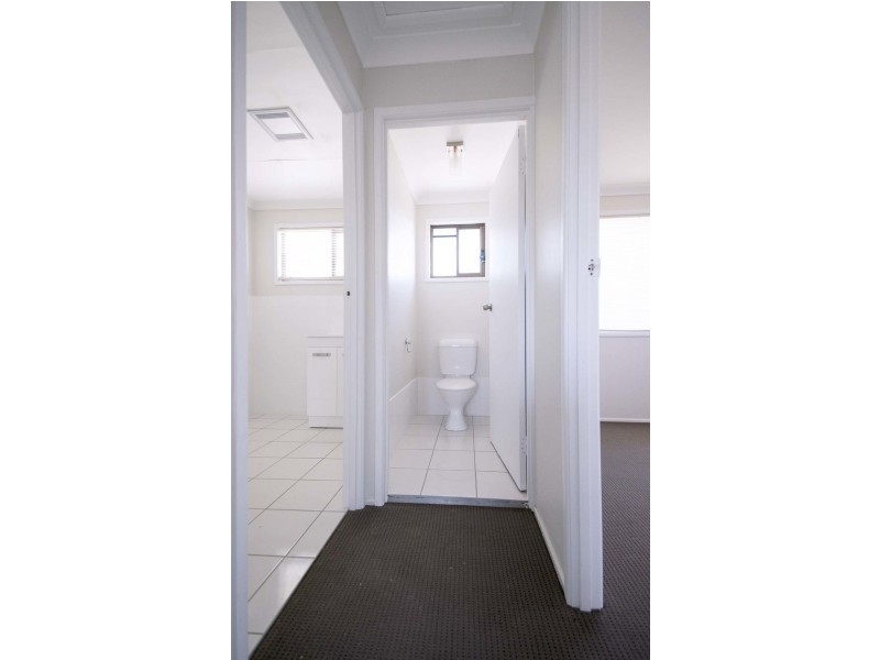 33d Limerick Drive, Crestmead QLD 4132