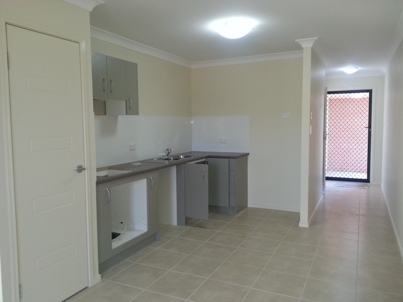 2/12 Bahrs Point Drive, Bahrs Scrub QLD 4207