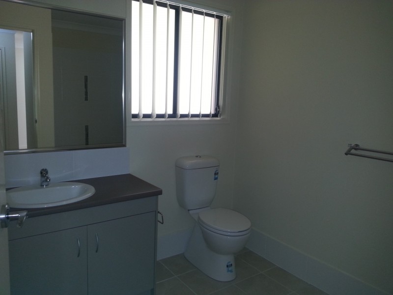 2/12 Bahrs Point Drive, Bahrs Scrub QLD 4207