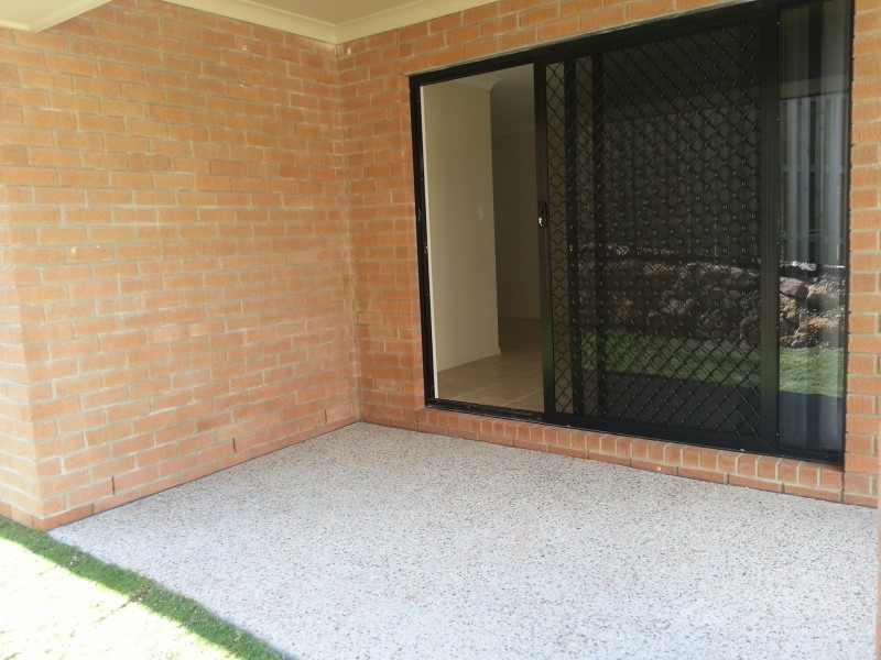 2/12 Bahrs Point Drive, Bahrs Scrub QLD 4207