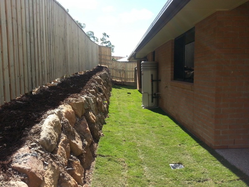 2/12 Bahrs Point Drive, Bahrs Scrub QLD 4207