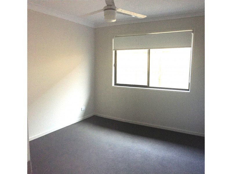 8 Mount Glorious Street, Park Ridge QLD 4125