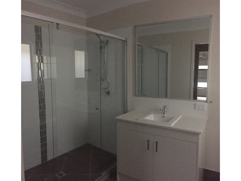 8 Mount Glorious Street, Park Ridge QLD 4125