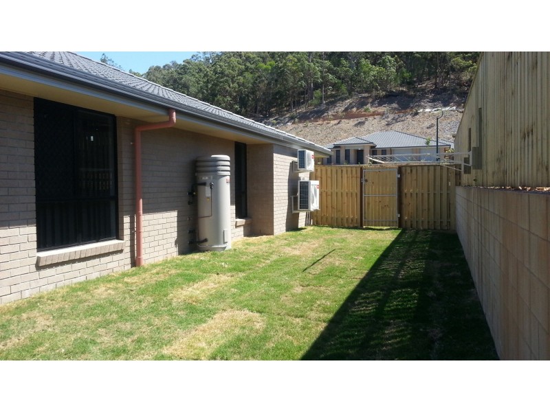 1/13 Bahrs Point Drive, Bahrs Scrub QLD 4207