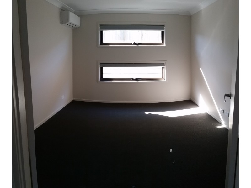 85 Daydream Crescent, Springfield Lakes QLD 4300