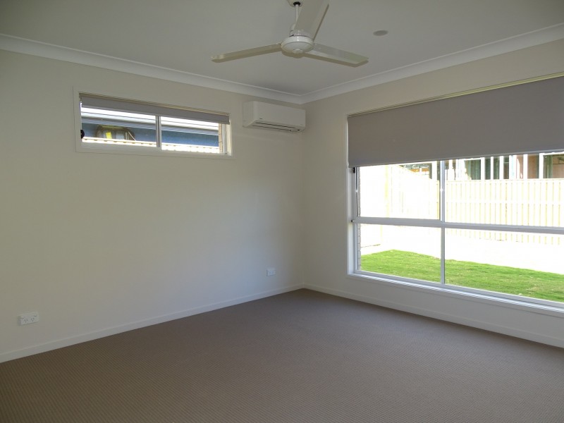 50 Stradbroke Crescent, Springfield Lakes QLD 4300