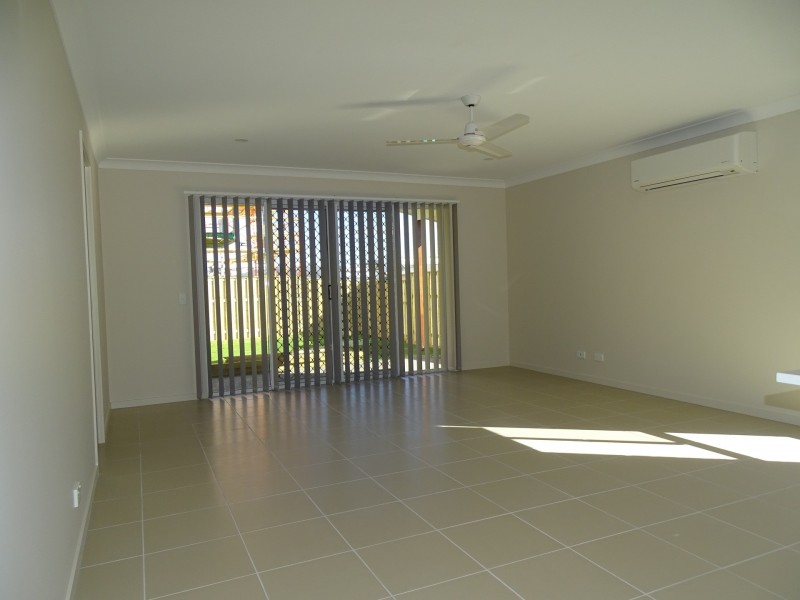 50 Stradbroke Crescent, Springfield Lakes QLD 4300