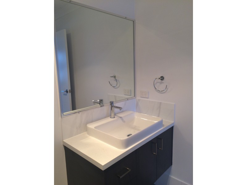 2/33A Ellen Street, Logan Central QLD 4114