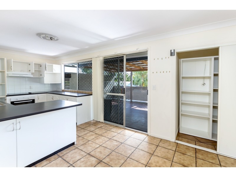 27 Winifred Street, Kingston QLD 4114