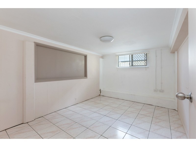 27 Winifred Street, Kingston QLD 4114