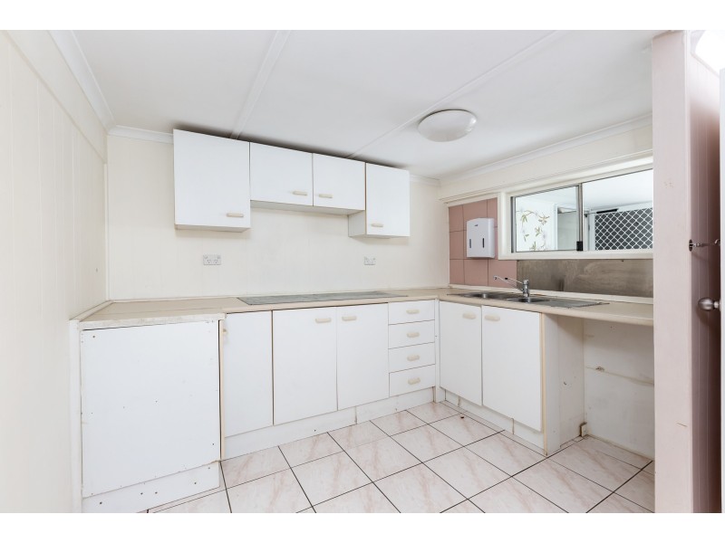 27 Winifred Street, Kingston QLD 4114