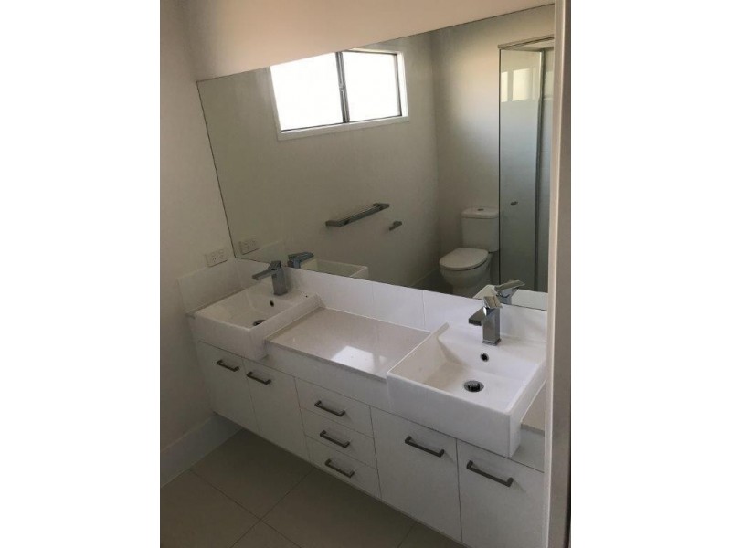 5 Sky Crescent, Pimpama QLD 4209