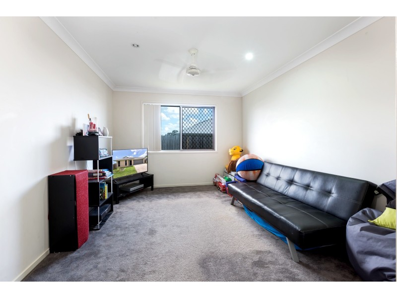 4 Deschamps Court, Loganlea QLD 4131