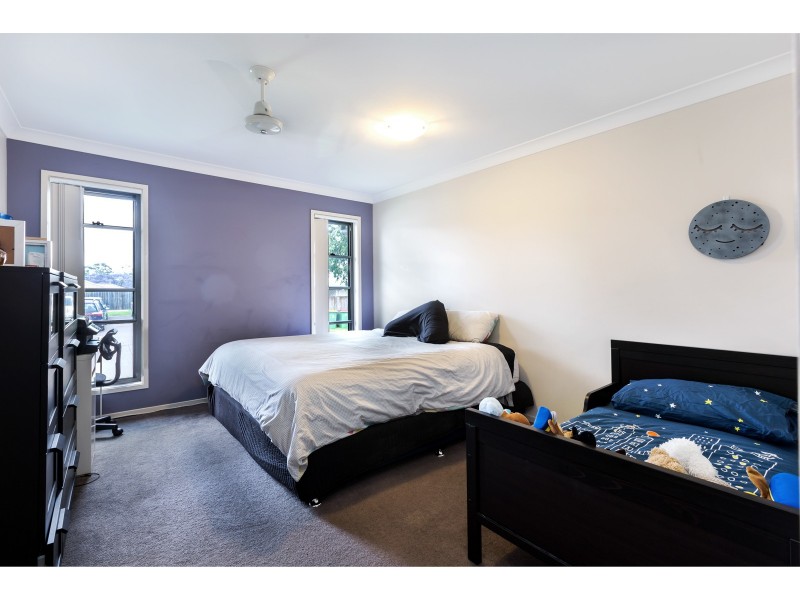 4 Deschamps Court, Loganlea QLD 4131