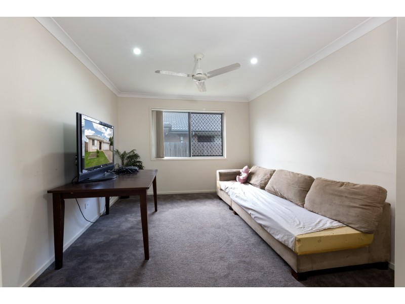6 Deschamps Court, Loganlea QLD 4131