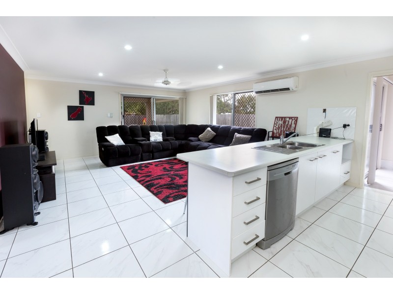 6 Deschamps Court, Loganlea QLD 4131