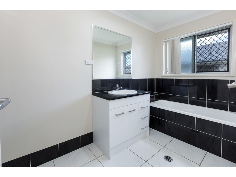 6 Deschamps Court, Loganlea QLD 4131