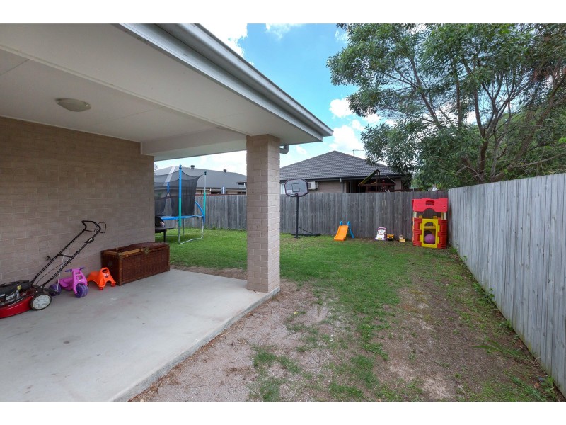 6 Deschamps Court, Loganlea QLD 4131