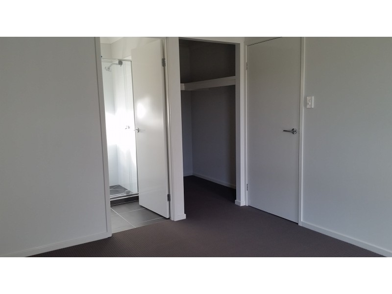 32 Killara Boulevard, Logan Reserve QLD 4133