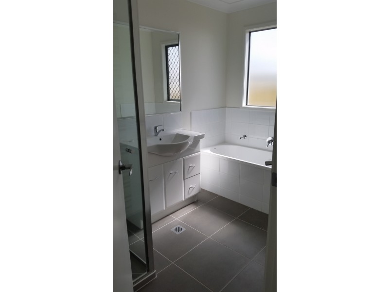 1A/5 Victor Street, Collingwood Park QLD 4301