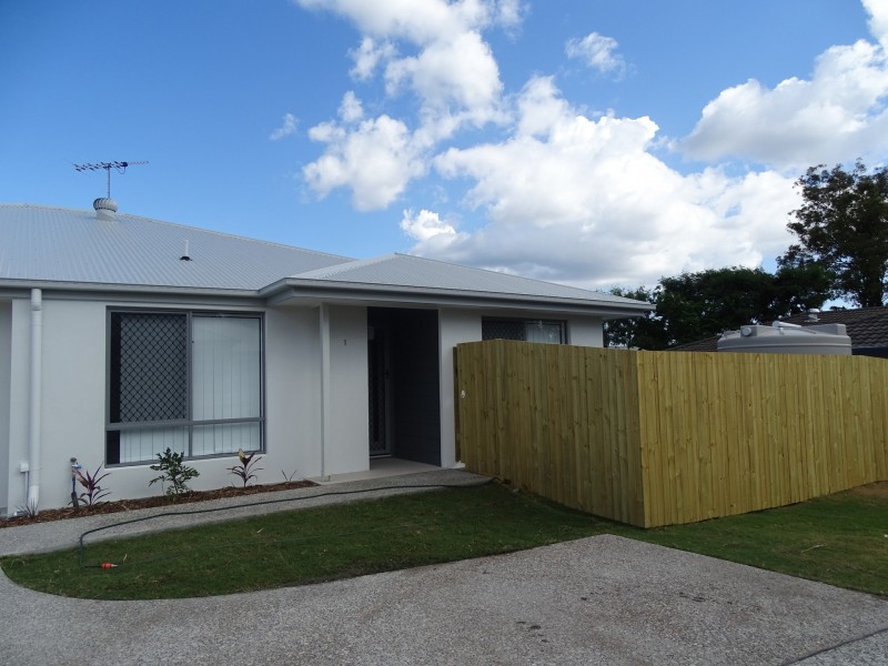 2/16A Canopus Court, Kingston QLD 4114