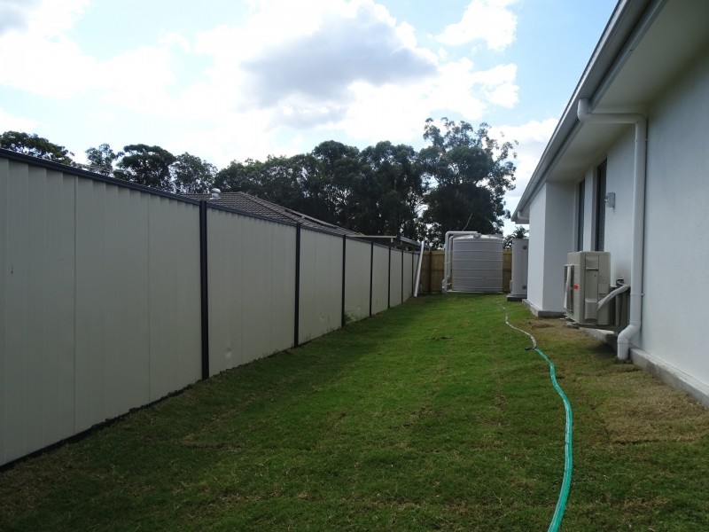 2/16A Canopus Court, Kingston QLD 4114