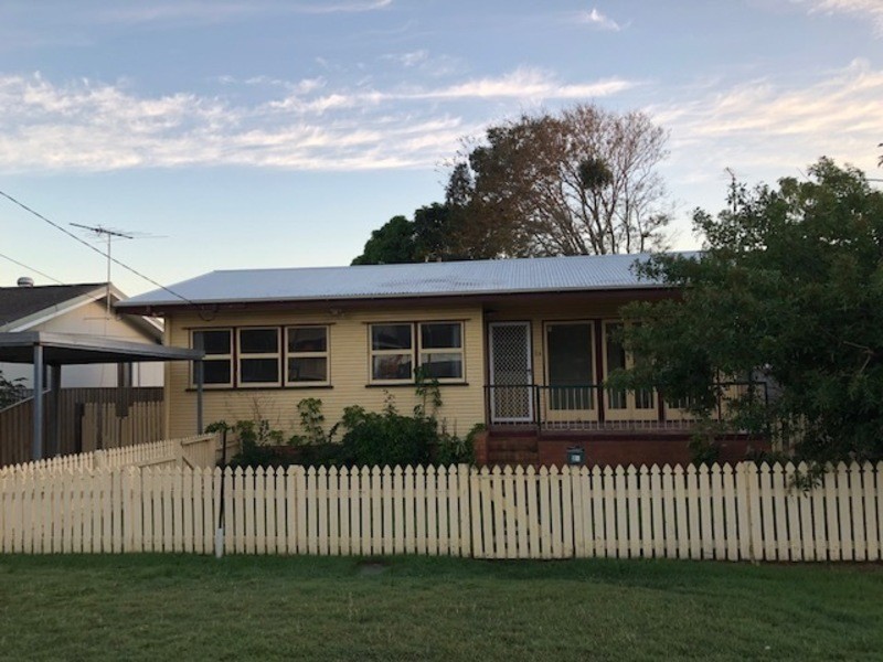 2A Plume Street, Redcliffe QLD 4020