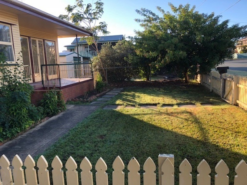 2A Plume Street, Redcliffe QLD 4020