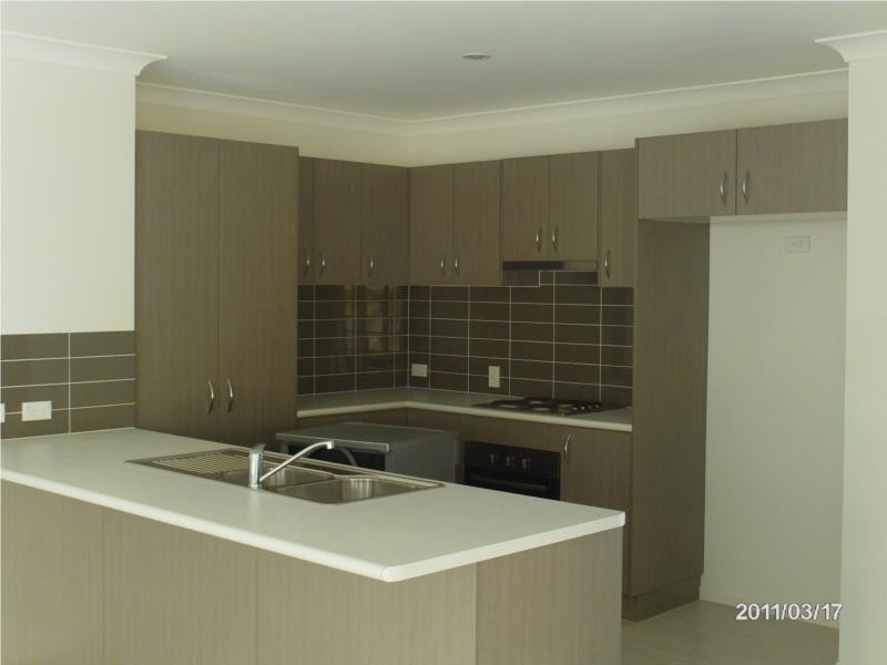 35 Hanover Drive, Pimpama QLD 4209