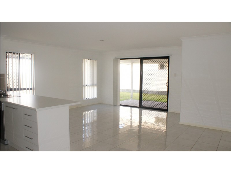 70 Armisfield Road, Doolandella QLD 4077